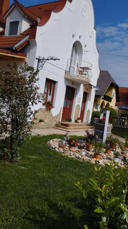 Hotel ReGoRi Ház Balatongyörök Esterno foto