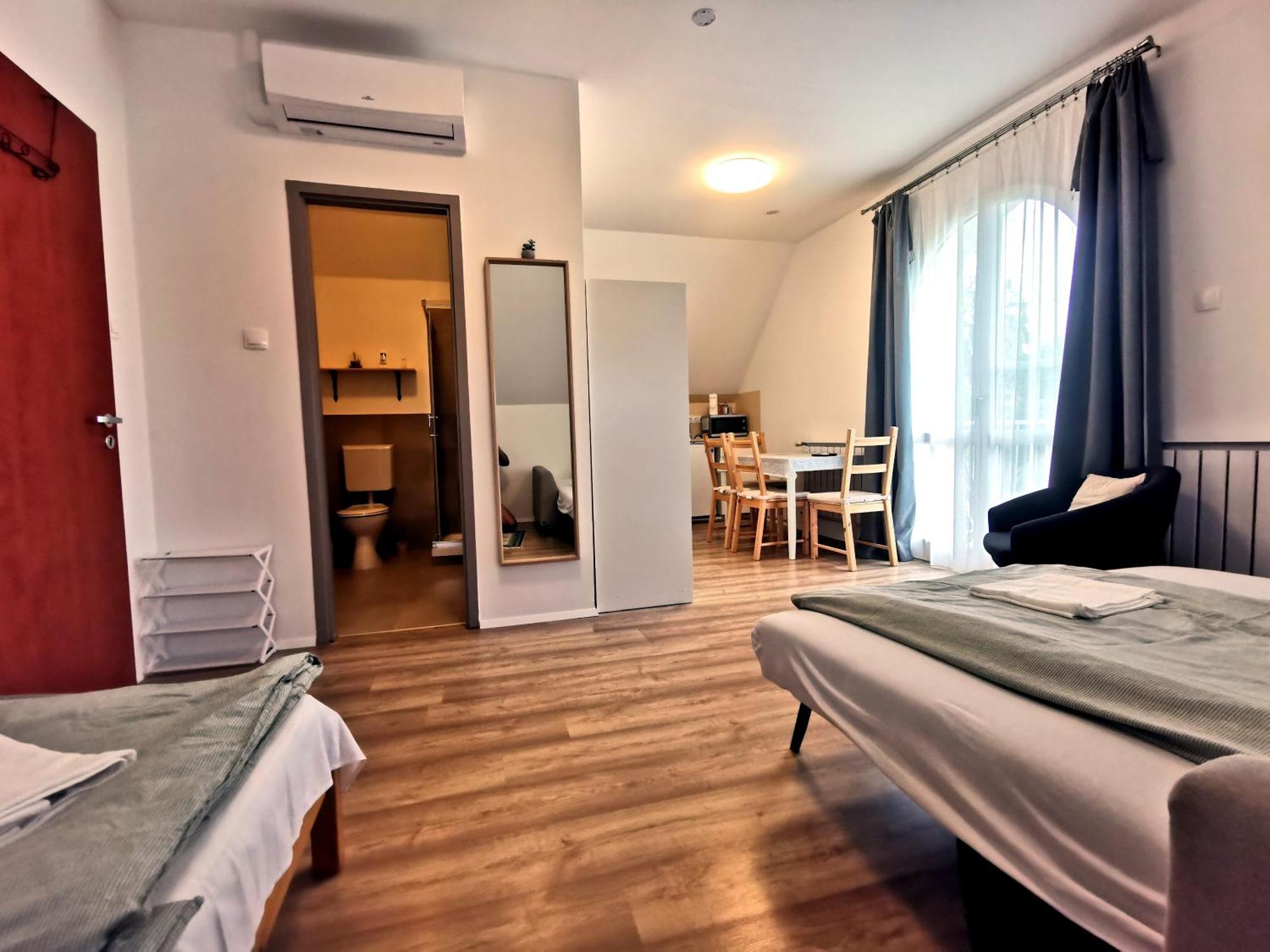 Hotel ReGoRi Ház Balatongyörök Esterno foto
